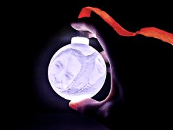 Bola de Navidad Luminosa 3D Personalizada (8,5 cm)